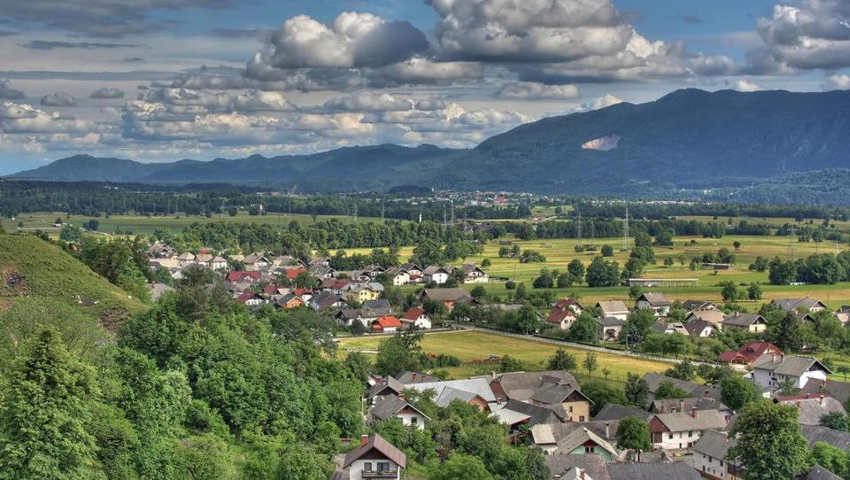 Apartma-Studio Ajdna Zirovnica Ruang foto